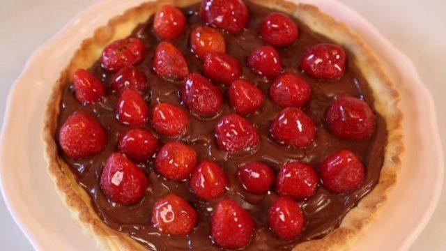 Çilekli tart nasıl yapılır?