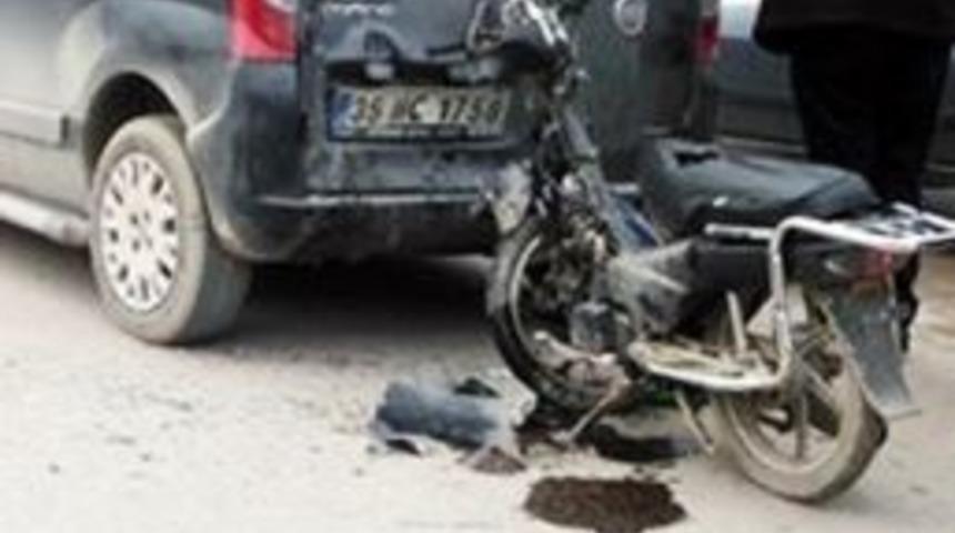 Motosiklet Park Halindeki Araca &Ccedil;arptı: 1 Yaralı