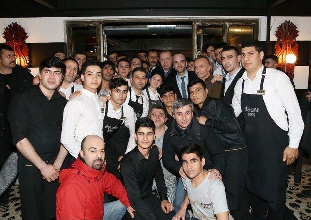 Cumhurbaşkanı Erdoğan, Ziyaret Sözü Verdiği Restoranda Yemek Yedi