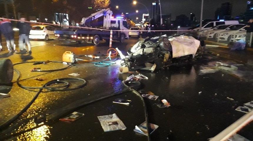 Alev Alan Otomobilde Sıkışan S&uuml;r&uuml;c&uuml; Hayatını Kaybetti