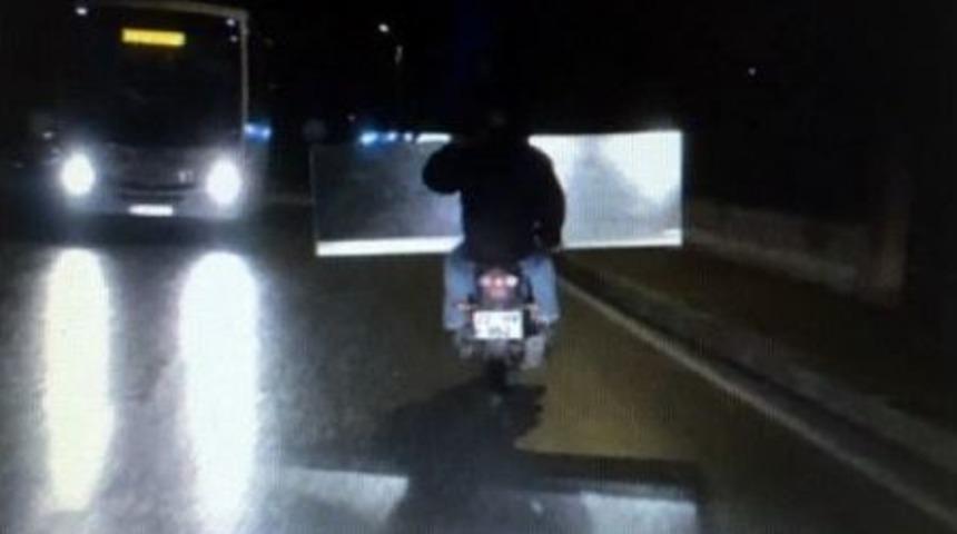 (özel Haber) Trafikte Akıl Almaz Görüntü