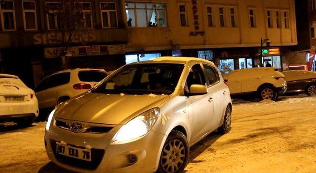 Kars’ta Yollar Buz Pistine Döndü