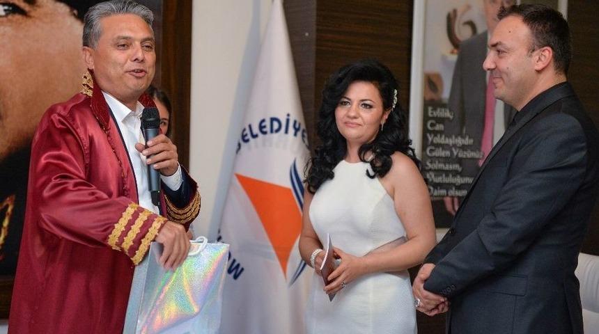 Muratpaşanın Nikah Memurları D&uuml;nyaevine Girdi