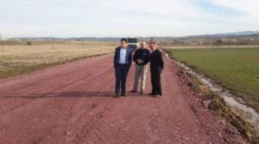 Kaymakam Kadir Yurdag&uuml;l: Devletimiz Yaz Kış Demeden Yollarımız İ&ccedil;in De &Ccedil;alışıyor