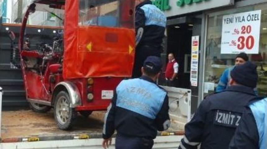 Aracı Arızalanan Engelli Vatandaşın Yardımına Zabıta Yetişti