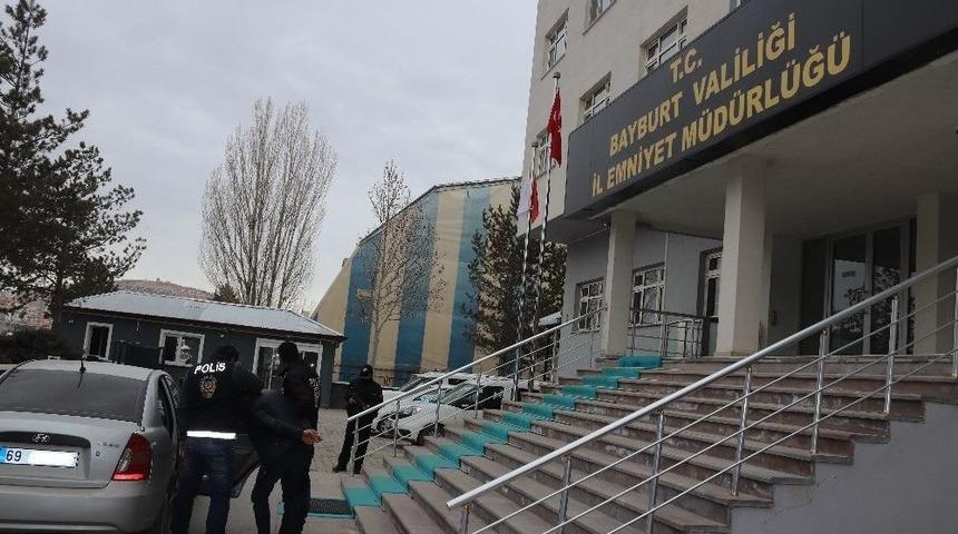Bayburt&rsquo;ta İki Hırsızlık Olayının Failleri Tutuklandı