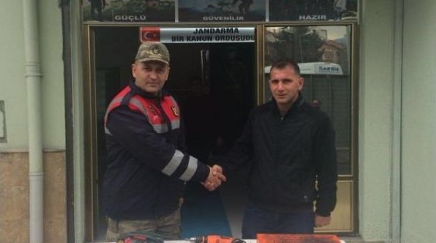 Hırsızlar Jandarmanın Takibi İle Yakalandı