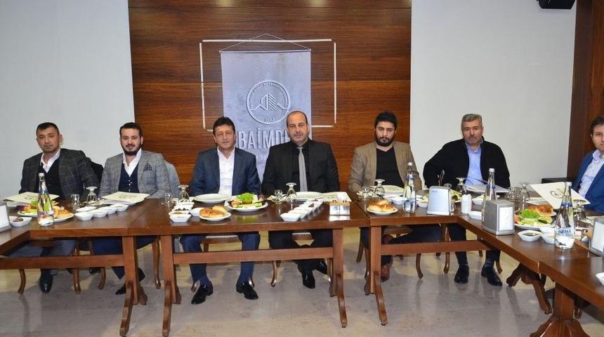 İnşaat M&uuml;teahhitleri Tek &Ccedil;atı Altında Toplandı