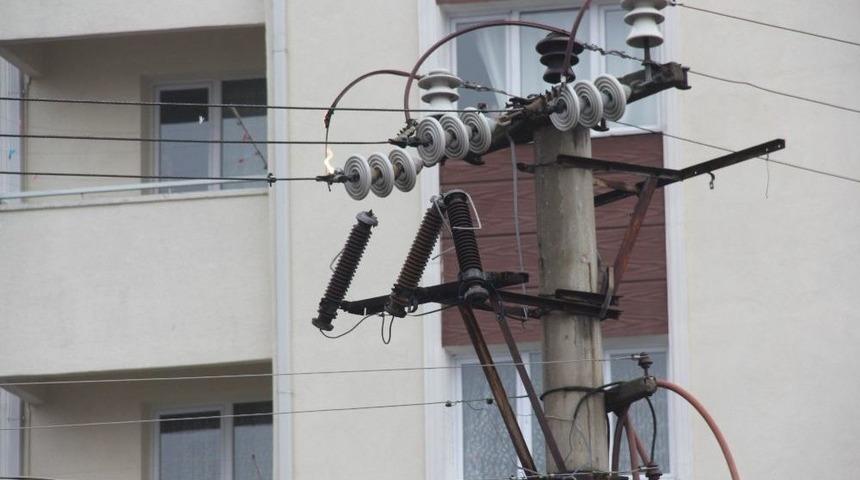 Elektrik Ark’ı Korkuttu.