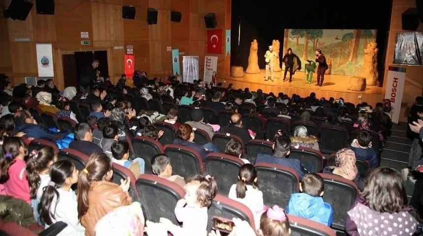 Çocuklara Tiyatro Oyunuyla Çevre Bilinci, Hayvan Ve Doğa Sevgisi Anlatıldı