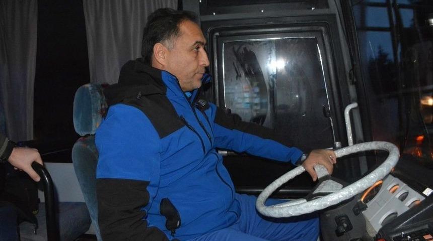 Sahada Hoca, Otobüste Kaptan