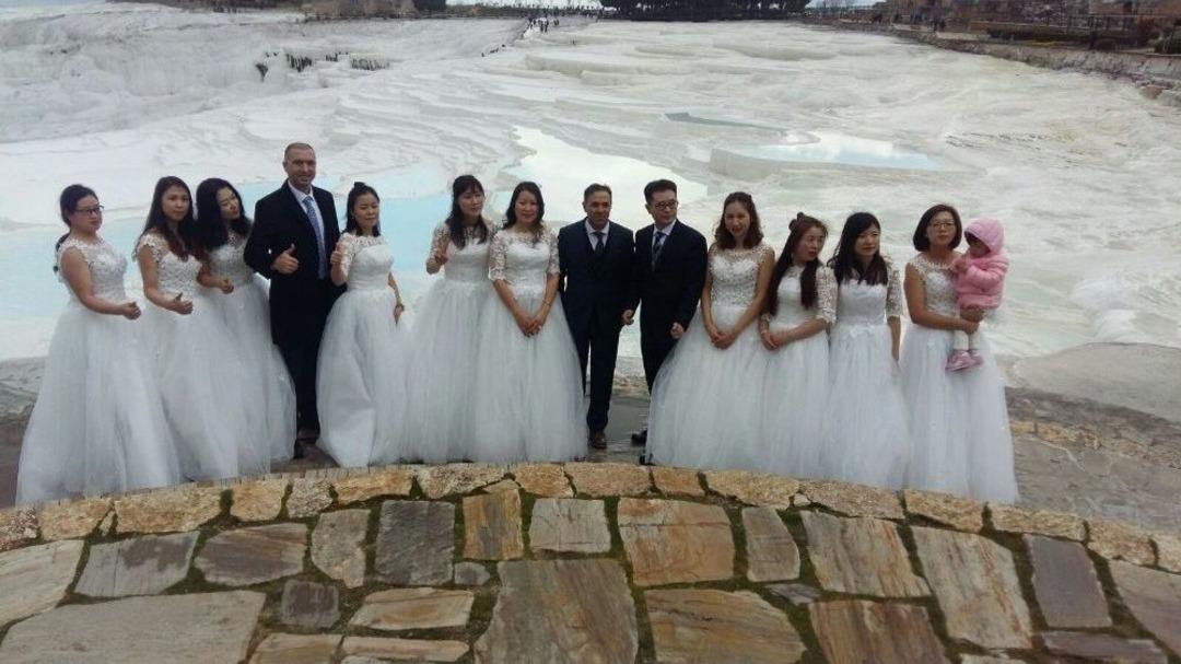 Pamukkale, &Ccedil;inli Gelinlerle D&uuml;nyaya Tanıtılacak