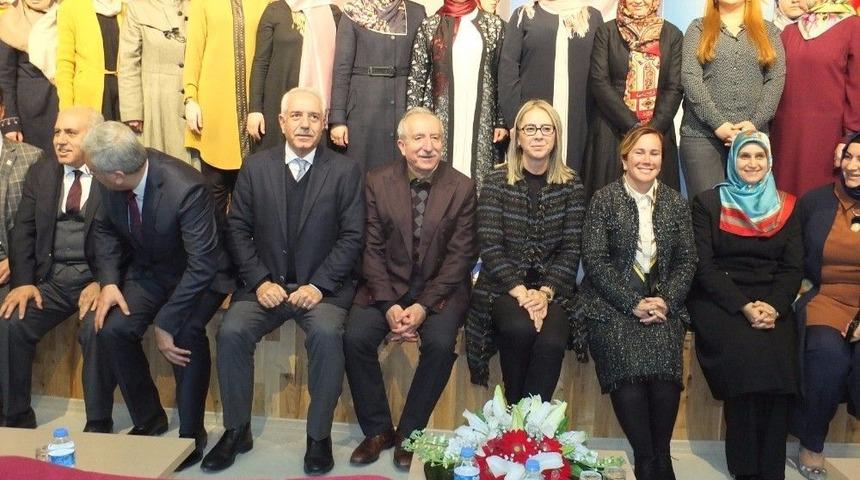 Ak Parti Artuklu İl&ccedil;e Kadın Kolları Kongresi Yapıldı
