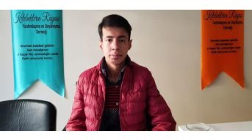 Hastalığının Eve Kapatmasına İzin Vermedi, &Uuml;niversite &Ouml;ğrencisi Oldu