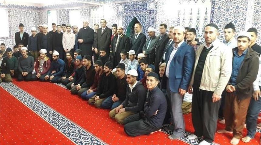 Hakkari İl M&uuml;ft&uuml;l&uuml;ğ&uuml; İl&ccedil;elerde Bir Dize Etkinlikler D&uuml;zenledi