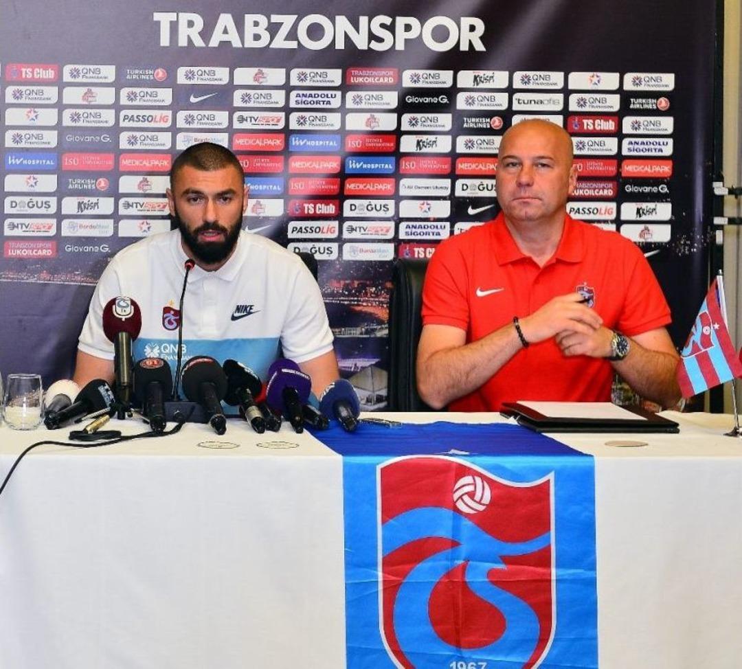 Burak Yılmaz: &ldquo;gelen Teklifler Var Ama Ayrılma Gibi Bir D&uuml;ş&uuml;ncem Yok&rdquo;