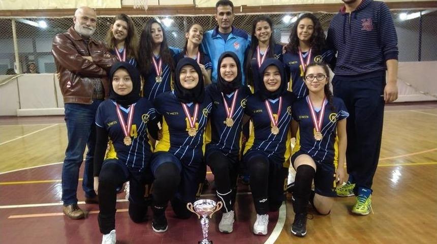 Gediz Fen Lisesi Voleybol&rsquo;da İl Birincisi Oldu