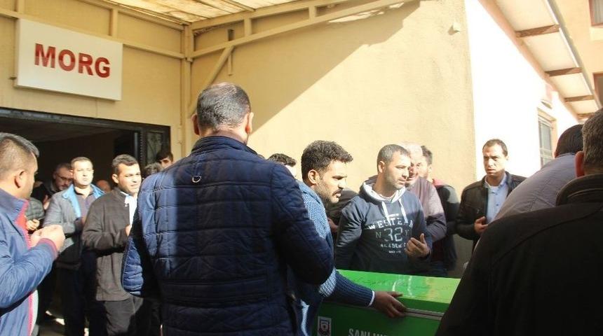 Sebze Y&uuml;kl&uuml; Kamyon Kaza Yapan Ara&ccedil;lara &Ccedil;arptı: 1 &Ouml;l&uuml;