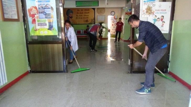 (özel Haber) Fedakar Öğretmenler Okullarını Eğitim-öğretime Hazırlıyor G1