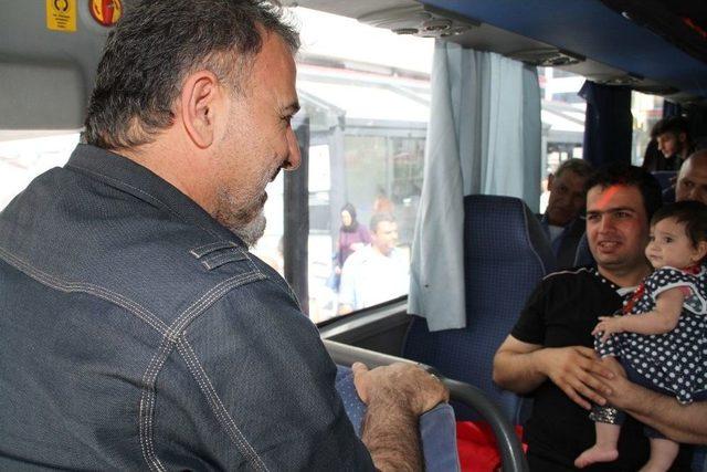 İstanbul’daki Suriyelilerin Ülkelerine Dönüşü Hızla Devam Ediyor