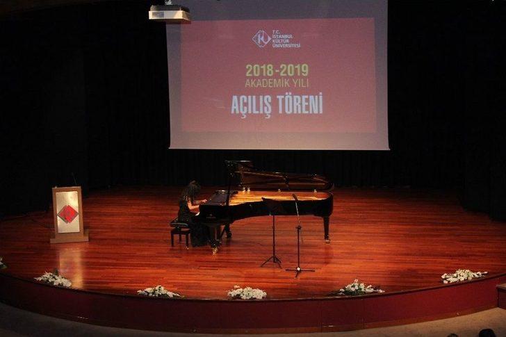 İkü Akademik Yıl Açılışını Gerçekleştirdi G4