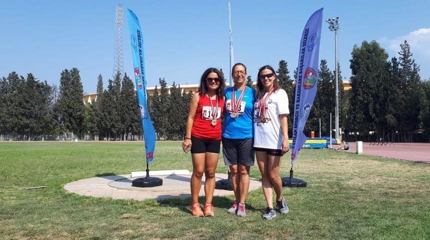 &Ouml;ğretim Elemanları Şampiyonadan Altın Madalya İle D&ouml;nd&uuml;