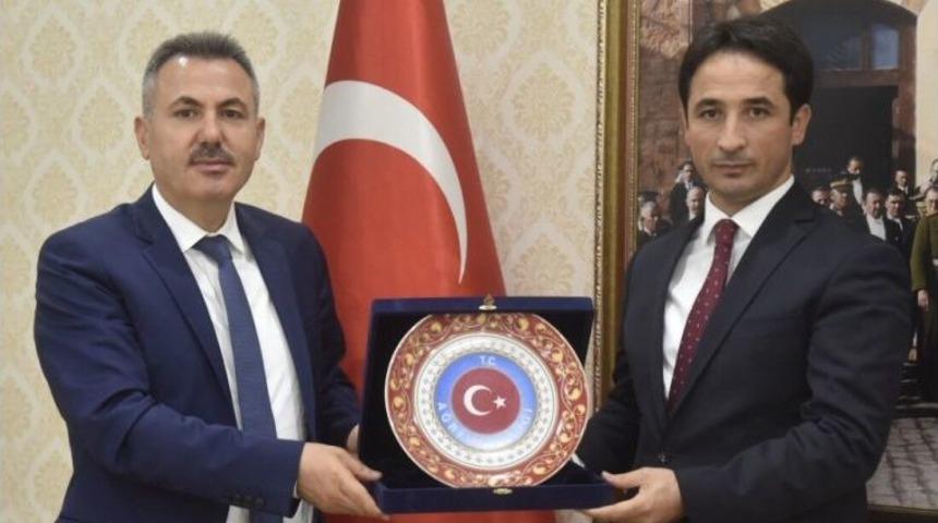 Ağrı&rsquo;da Vali Yardımcısı Ve Kaymakam İ&ccedil;in Veda Yemeği D&uuml;zenlendi