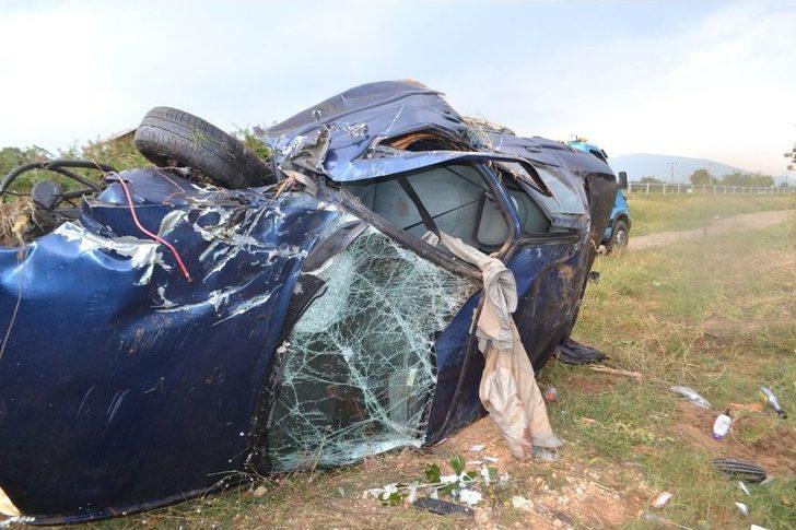 Otomobil Bir Yana Motoru Bir Yana G1