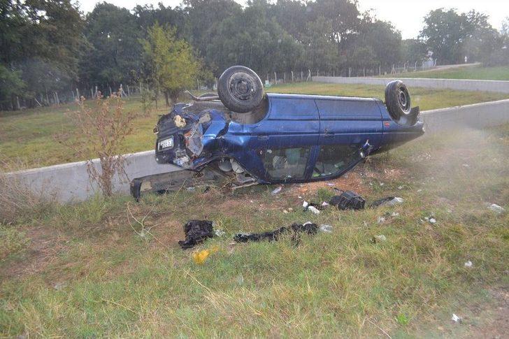 Otomobil Bir Yana Motoru Bir Yana G3