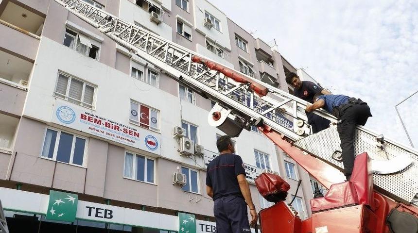 Eski Eşinin Attığı Mesajla Polisi Alarma Geçirdi