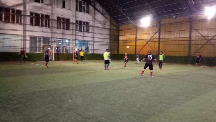 Van Basını Ve Zabıta Çim Sahada Ter Döktü G2