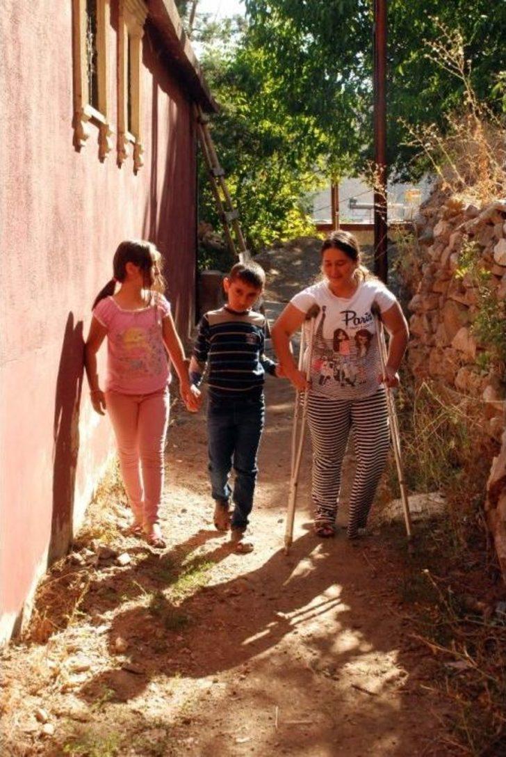 (özel Haber) Yol Yapılmazsa İlayda Okula Gidemeyecek G5