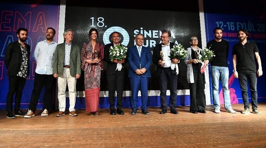 İef&rsquo;de Yıldızlar Ge&ccedil;idi