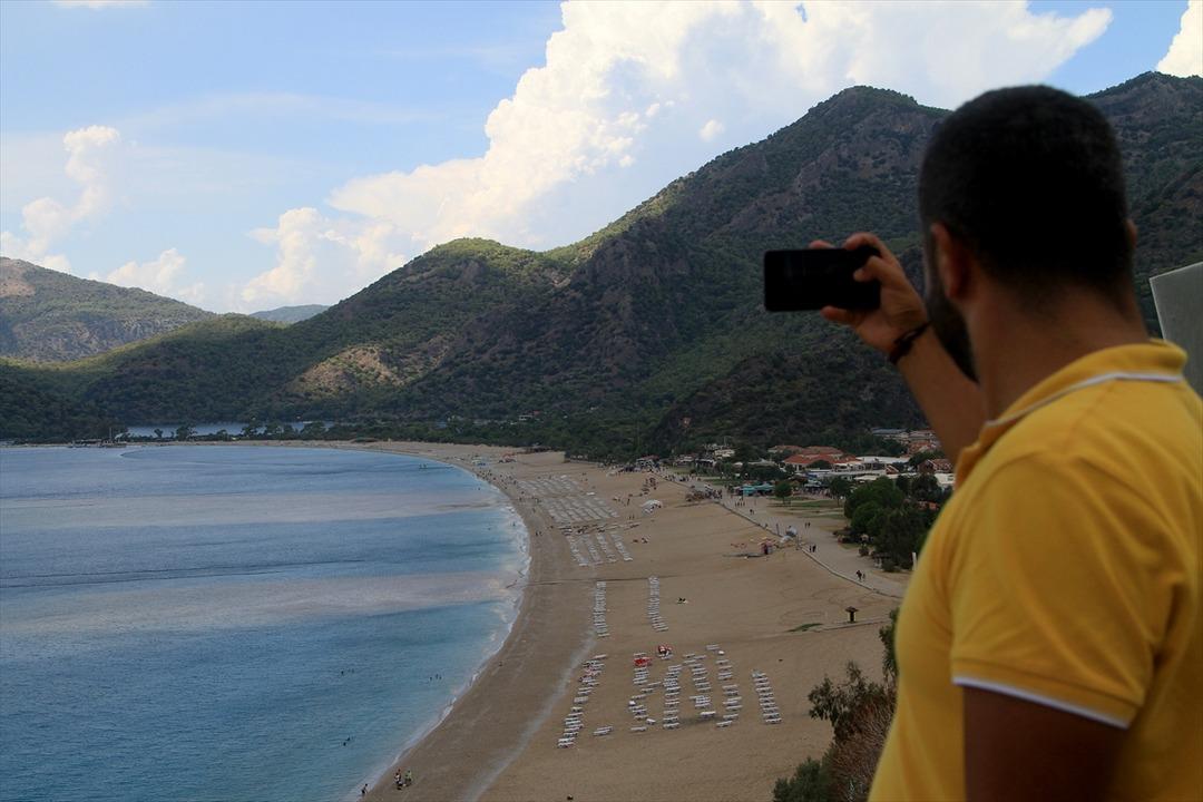 &Ouml;l&uuml;deniz'de şok g&ouml;r&uuml;nt&uuml;! Herkes telefonuna sarıldı