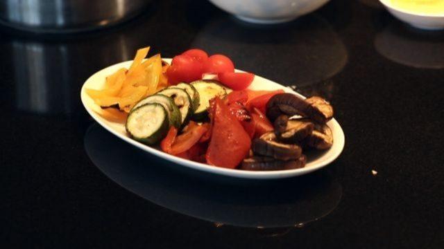 Somon salatasının malzemeleri nelerdir?