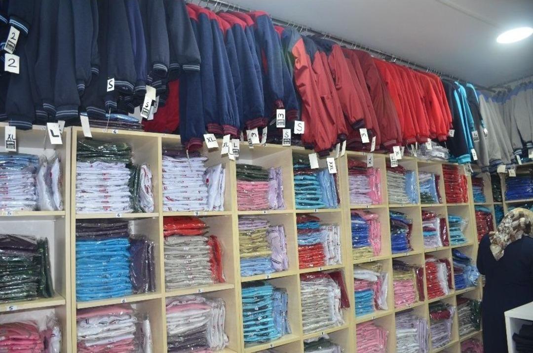 Okul Kıyafeti Ve Kırtasiye &Uuml;r&uuml;nlerine Y&uuml;zde 40 Zam