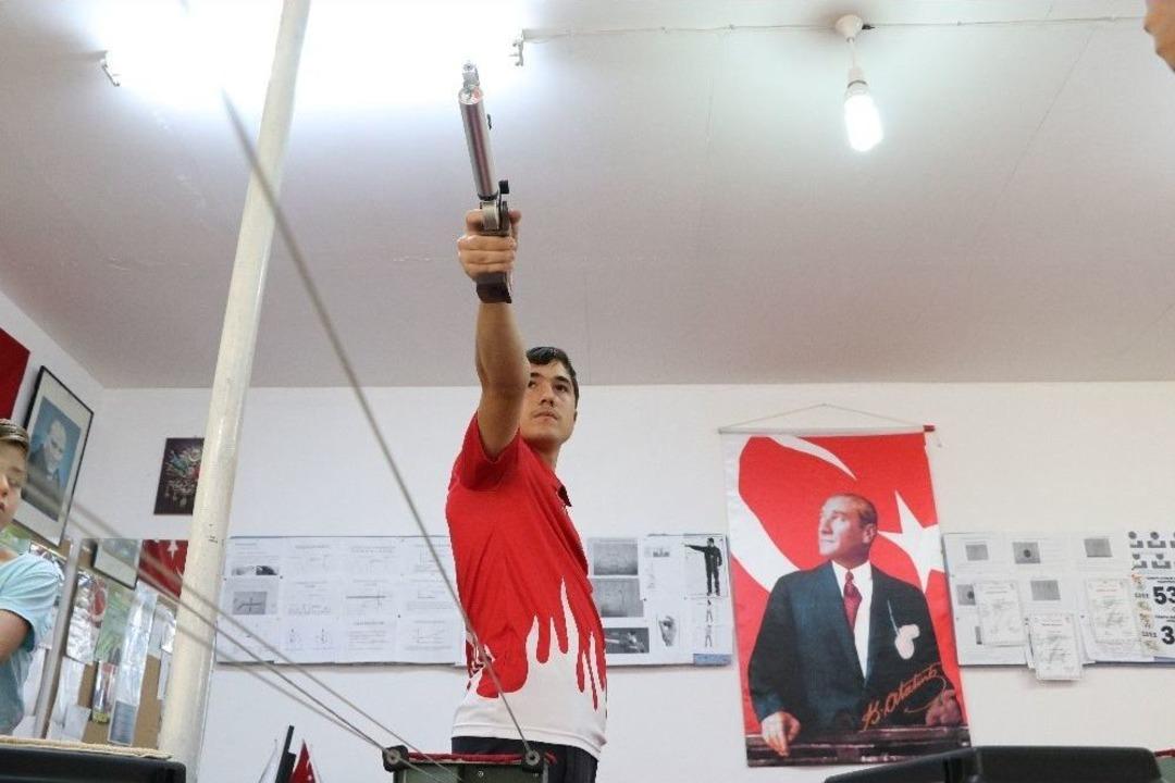 Rekortmen Atıcının Hedefi Gen&ccedil;lik Olimpiyatları&rsquo;nda Madalya