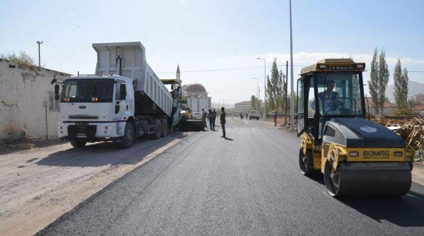 Melikgazi&rsquo;de Asfalt &Ccedil;alışmaları Devam Ediyor