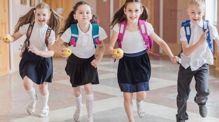 Okul &Ccedil;antaları Omurga Sağlığını Tehdit Ediyor