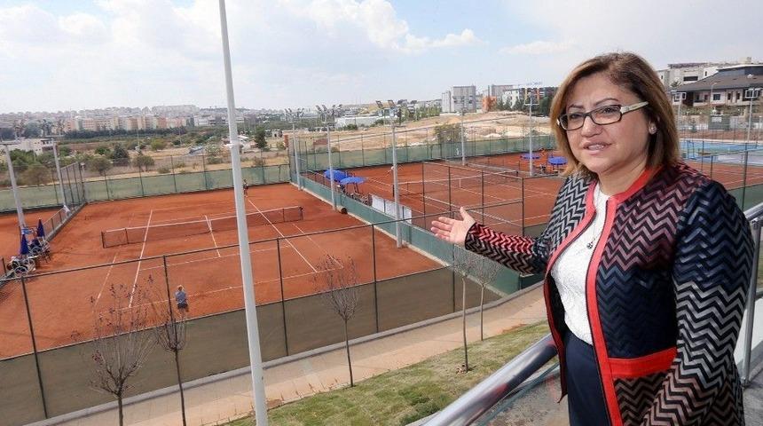 Sporculardan Yeni Tenis Kompleksine Tam Not