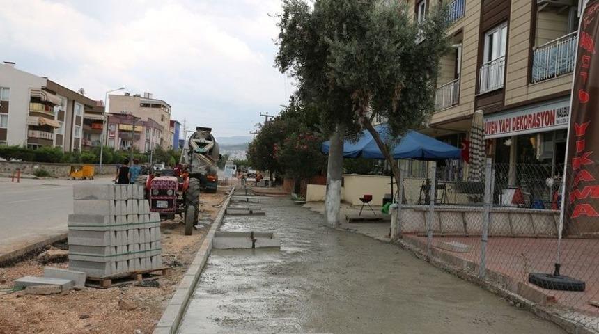 G&uuml;rsu Caddelerine Makyaj