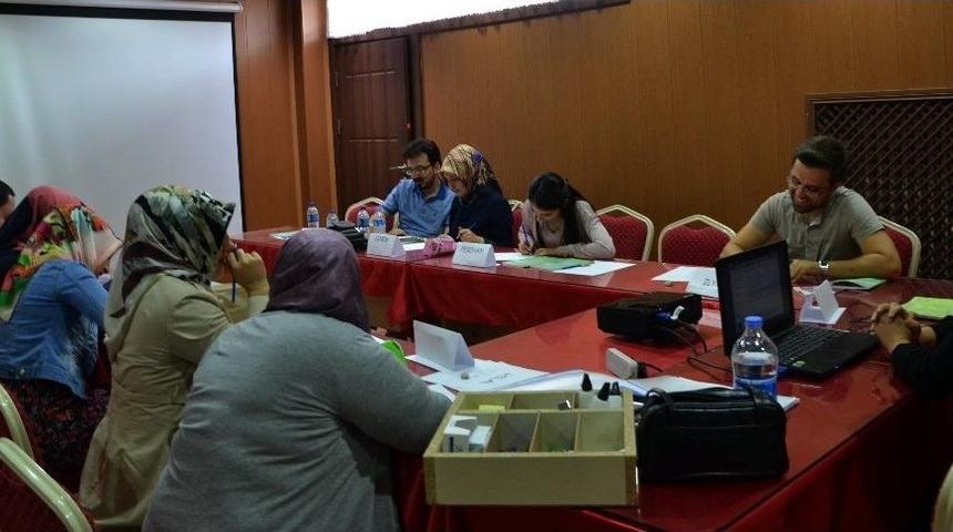 Sağlık Çalışanlarına Üreme Sağlığı Eğitimi Veriliyor