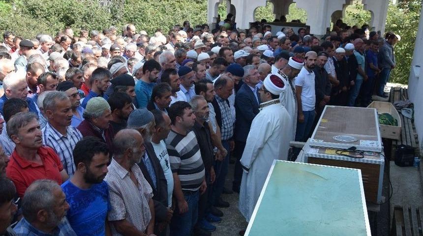 Giresun&rsquo;daki Kazada Hayatını Kaybedenler Toprağa Verildi