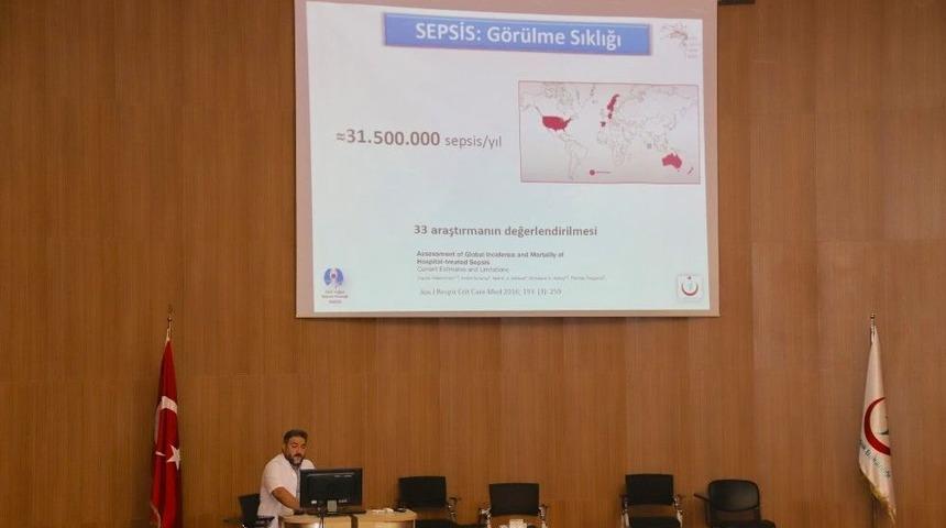 Sağlık &Ccedil;alışanlarına Sepsis Eğitimi Verildi