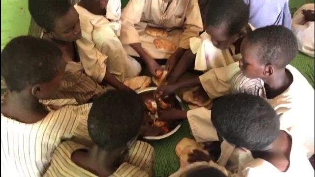 Batman’dan Sudan’a 250 Yetime Yemek Verildi