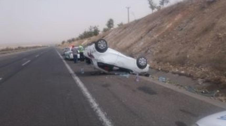Şanlıurfa&rsquo;da Otomobil Devrildi: 4 Yaralı
