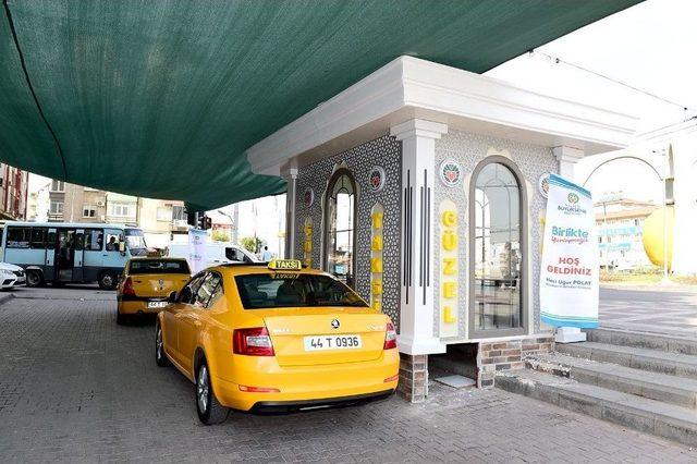 Malatya’da Modern Taksi Durakları Yapılıyor