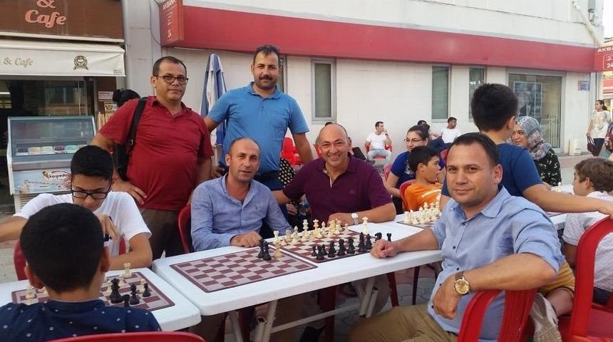 Dörtyol’da “sokakta Satranç Var” Etkinliği
