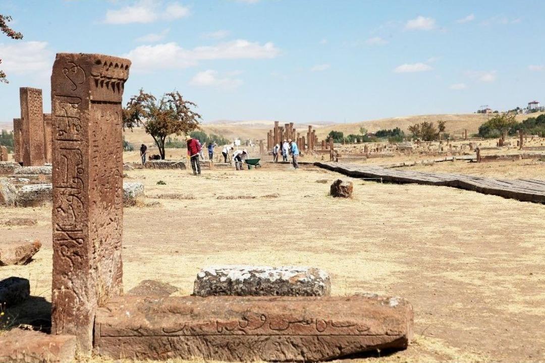 (&ouml;zel Haber) - Sel&ccedil;uklu Mezarlığında Yeşillendirme &Ccedil;alışması Yapılacak
