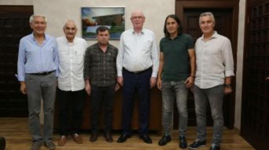 Başkan Kurt, Eskişehirspor Altyapı Y&ouml;neticileri İle Birlikte